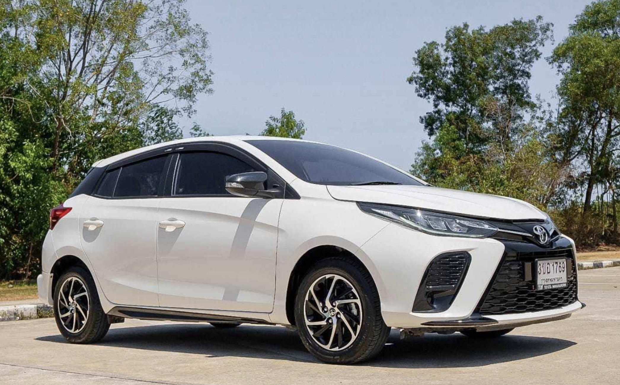 MG5 & Toyota bios, yaris for rent