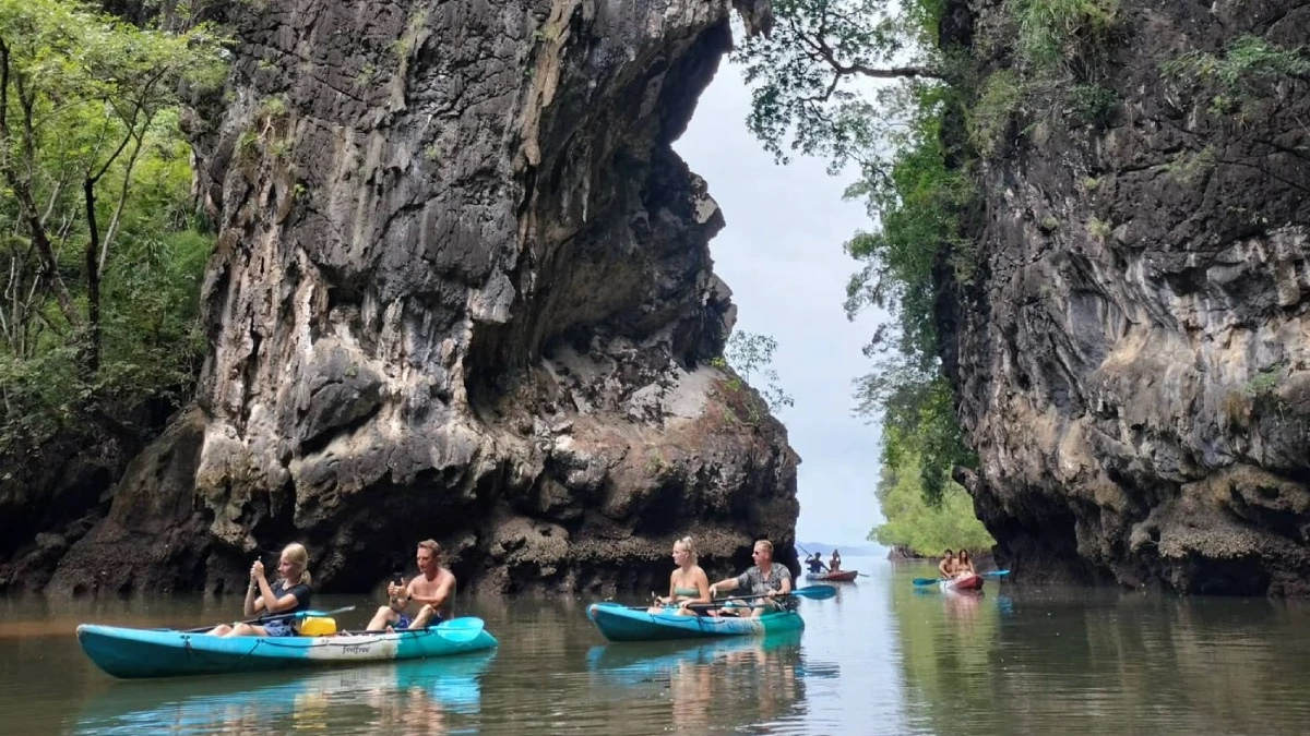 Kayaking Thalane karbi
