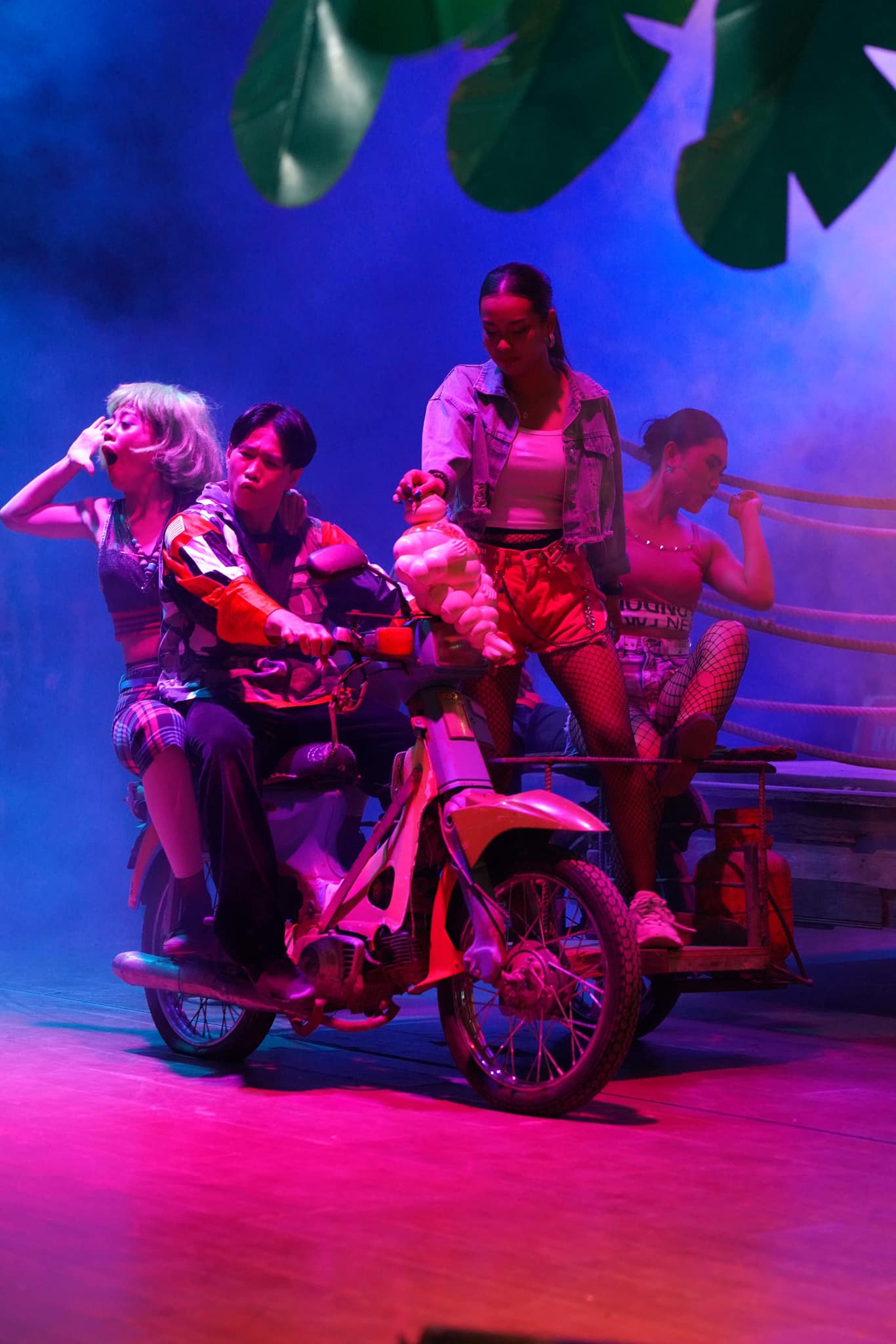 Junkyard Theatre Show Phuket
