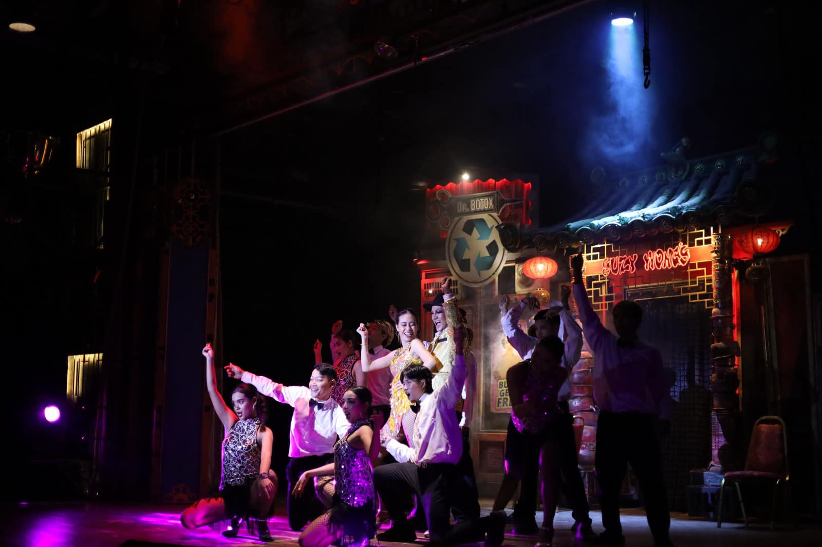 Junkyard Theatre Show Phuket