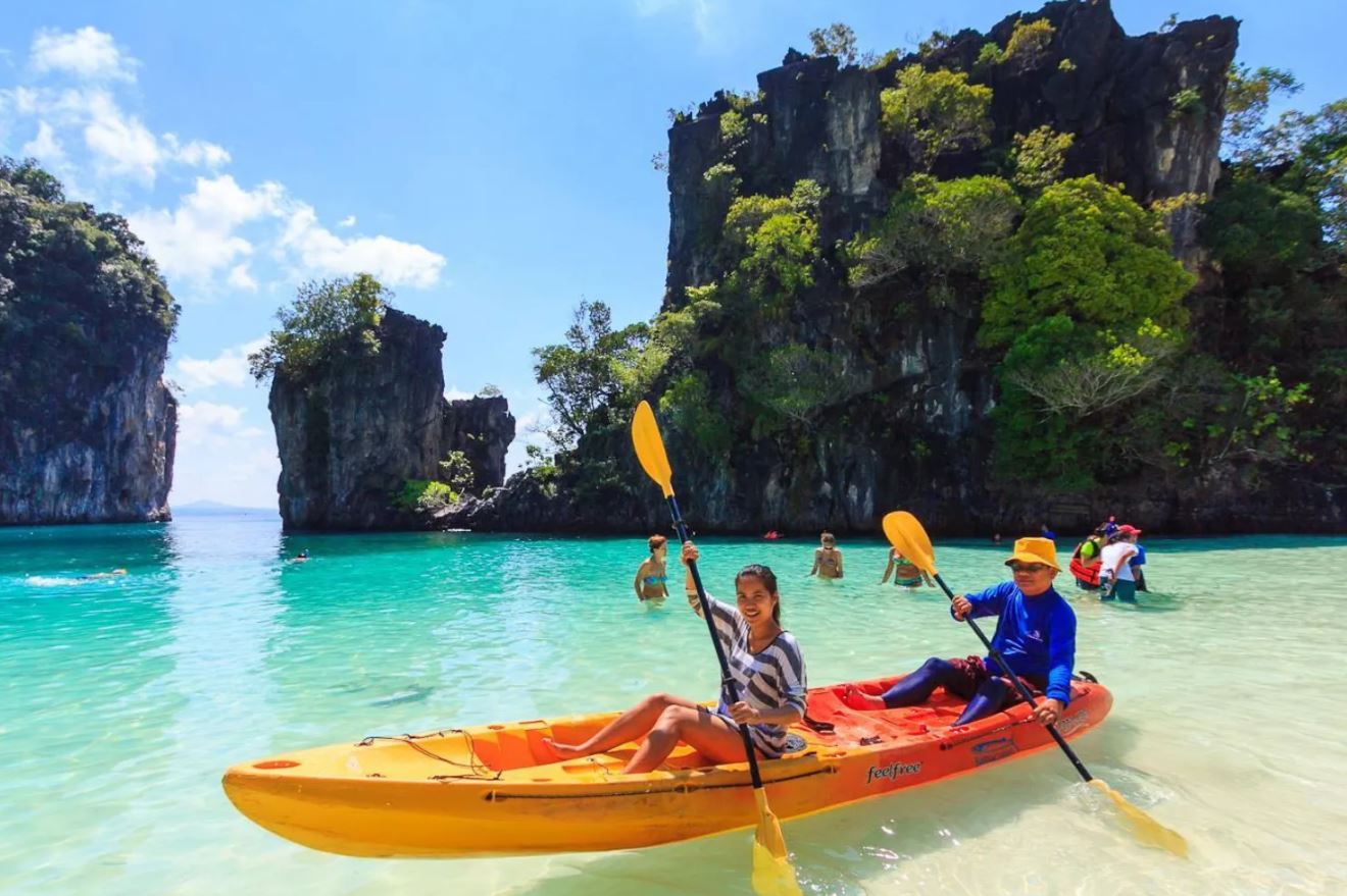Krabi Hong Island + Kayaking by Longtail boat