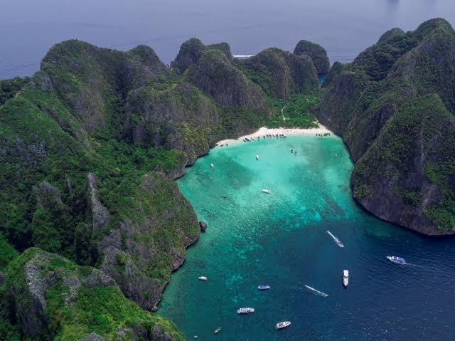 Phi phi & khai island tour full day with speedboat