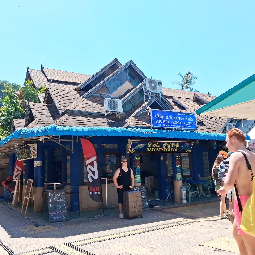 Scuba Diving in Phi Phi Island with Phi Phi Sea Frog Fun Dives, Try Dives & SSI Courses