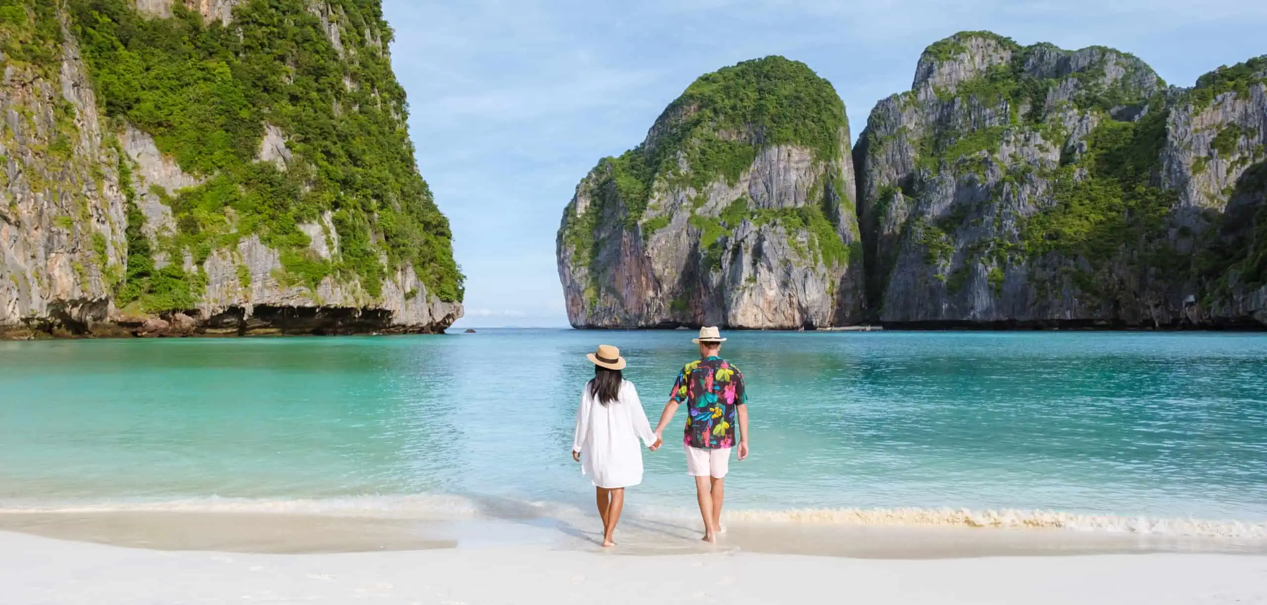 Early Bird Trip - Phi Phi, Maya and Sunrise Poda Island