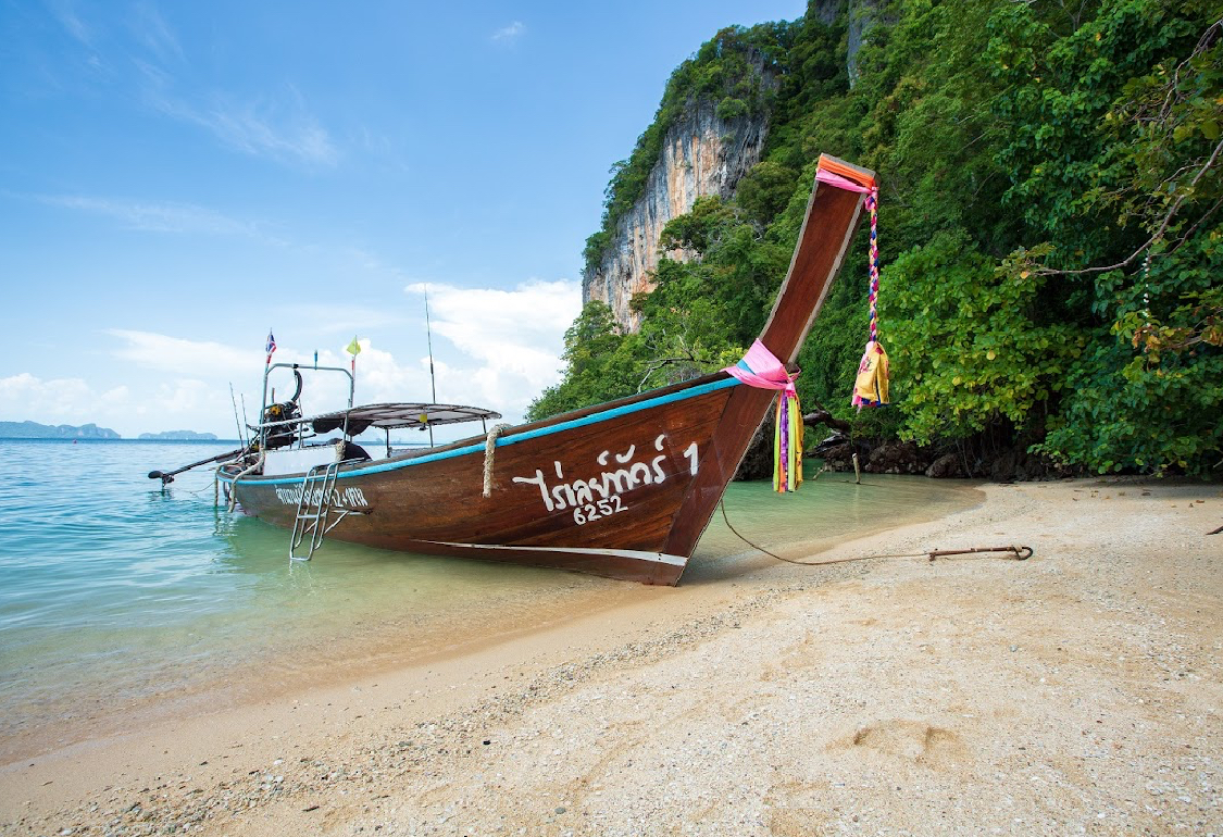 Phi Phi, Maya Bay & Bamboo Island by Local Longtail boat