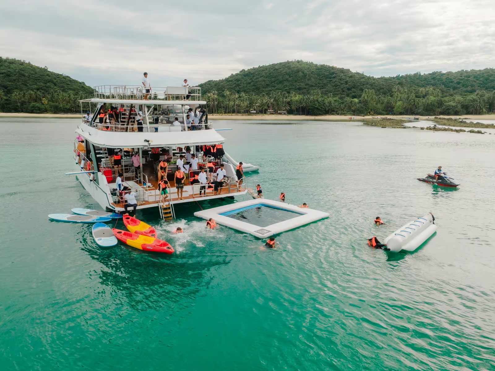 Half Day Private Trip by Catamaran with Samui Journey 