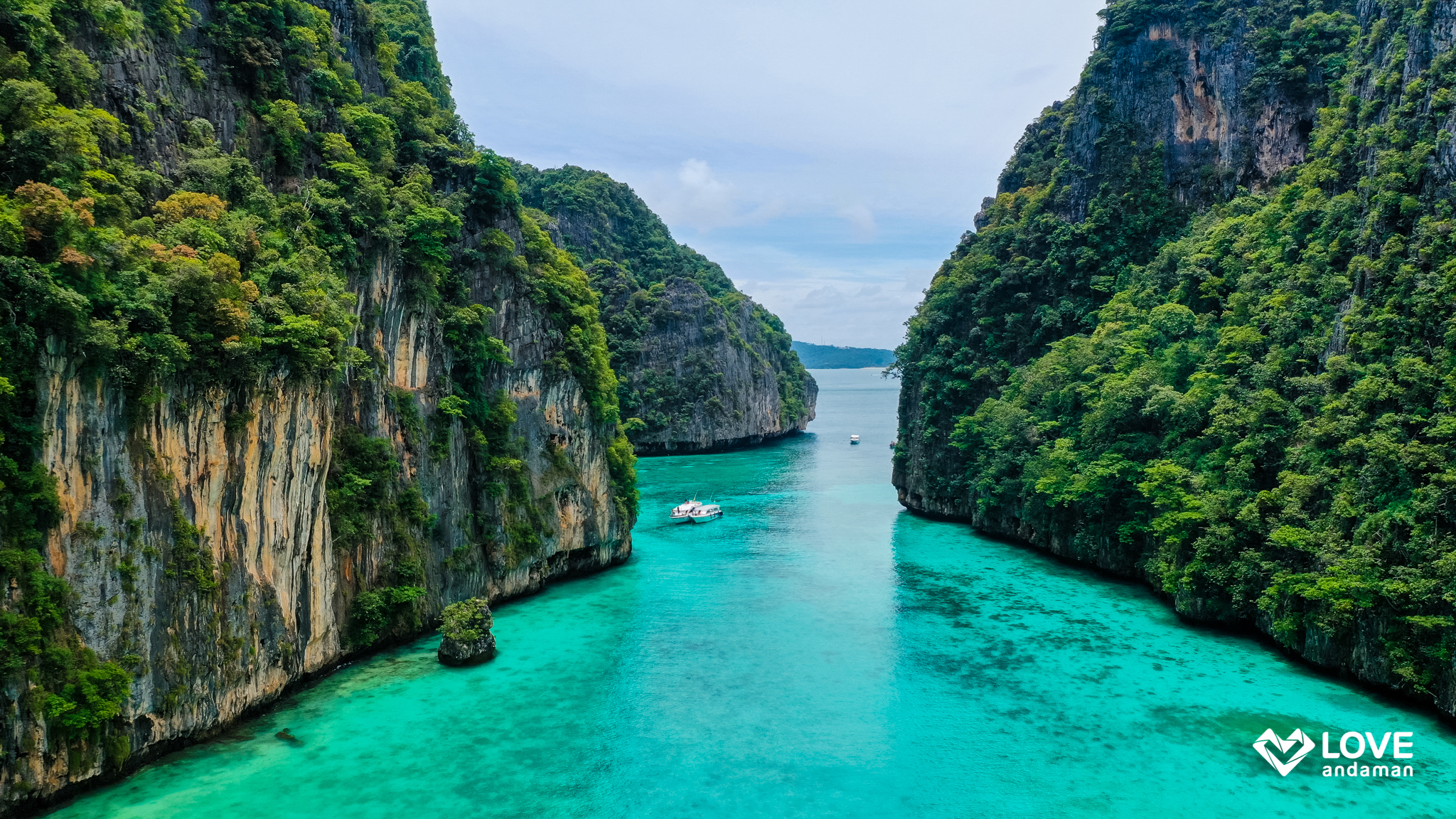 Phi Phi, Maya Bay, Pileh Lagoon & Bamboo Islands tour by Love Andaman