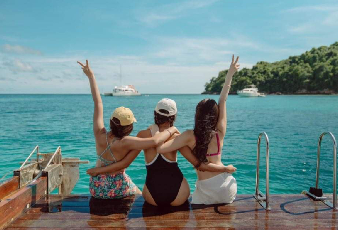 Sunshine Trip Half Day by Private Luxury Longtail boat