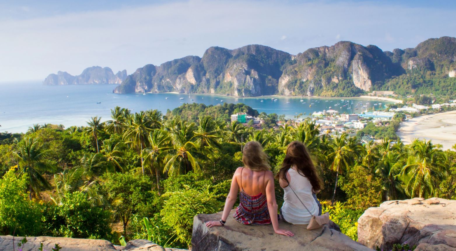 Early Bird Trip - Phi Phi Island Viewpoint, Maya Bay