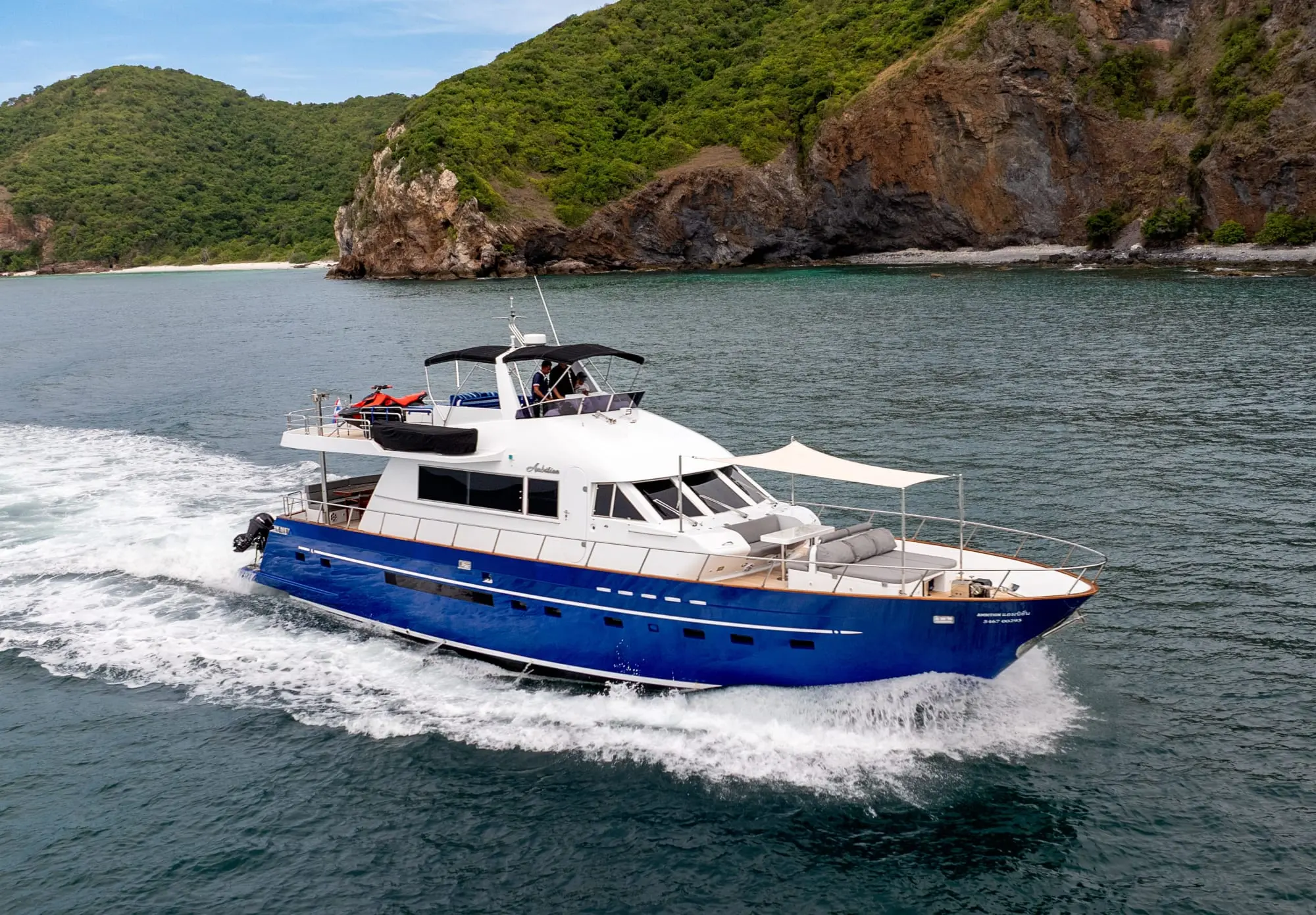 Pattaya 3 Islands Luxury Yacht Charter aboard Ambition (Tarquin 66ft)