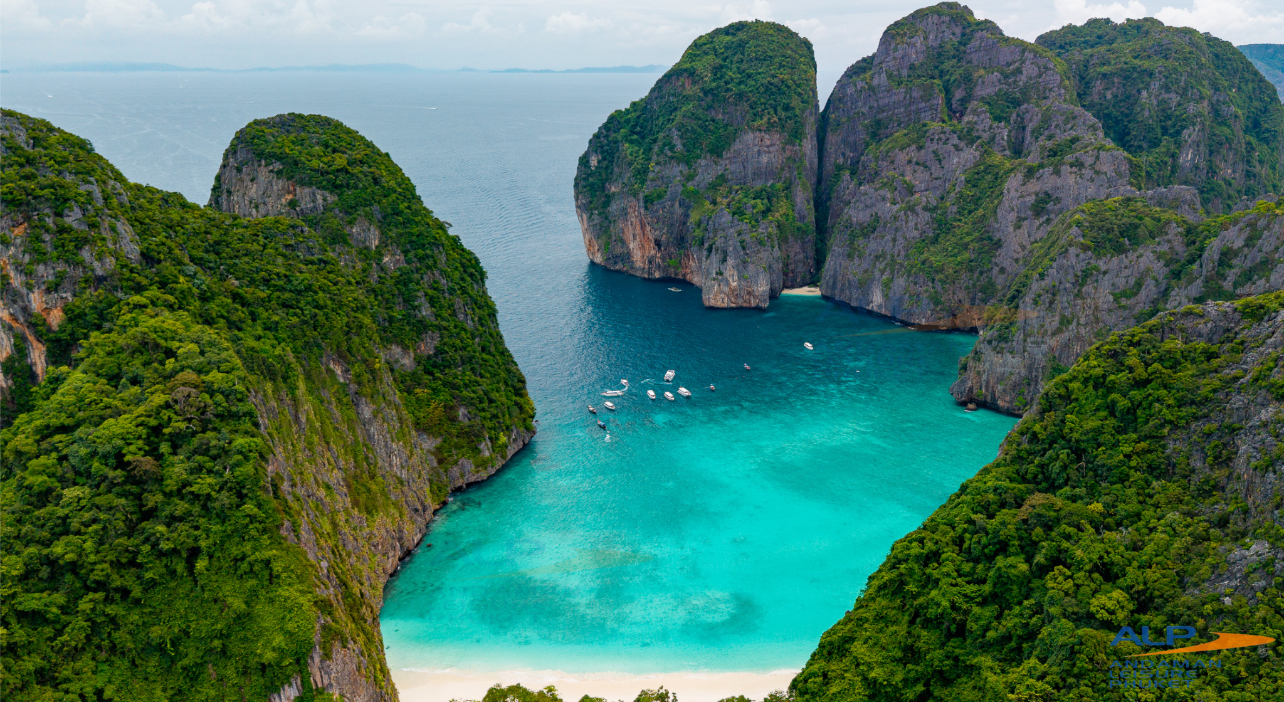 PHI PHI & MAYA & BAMBOO Premium Catamaran Max 28 pax