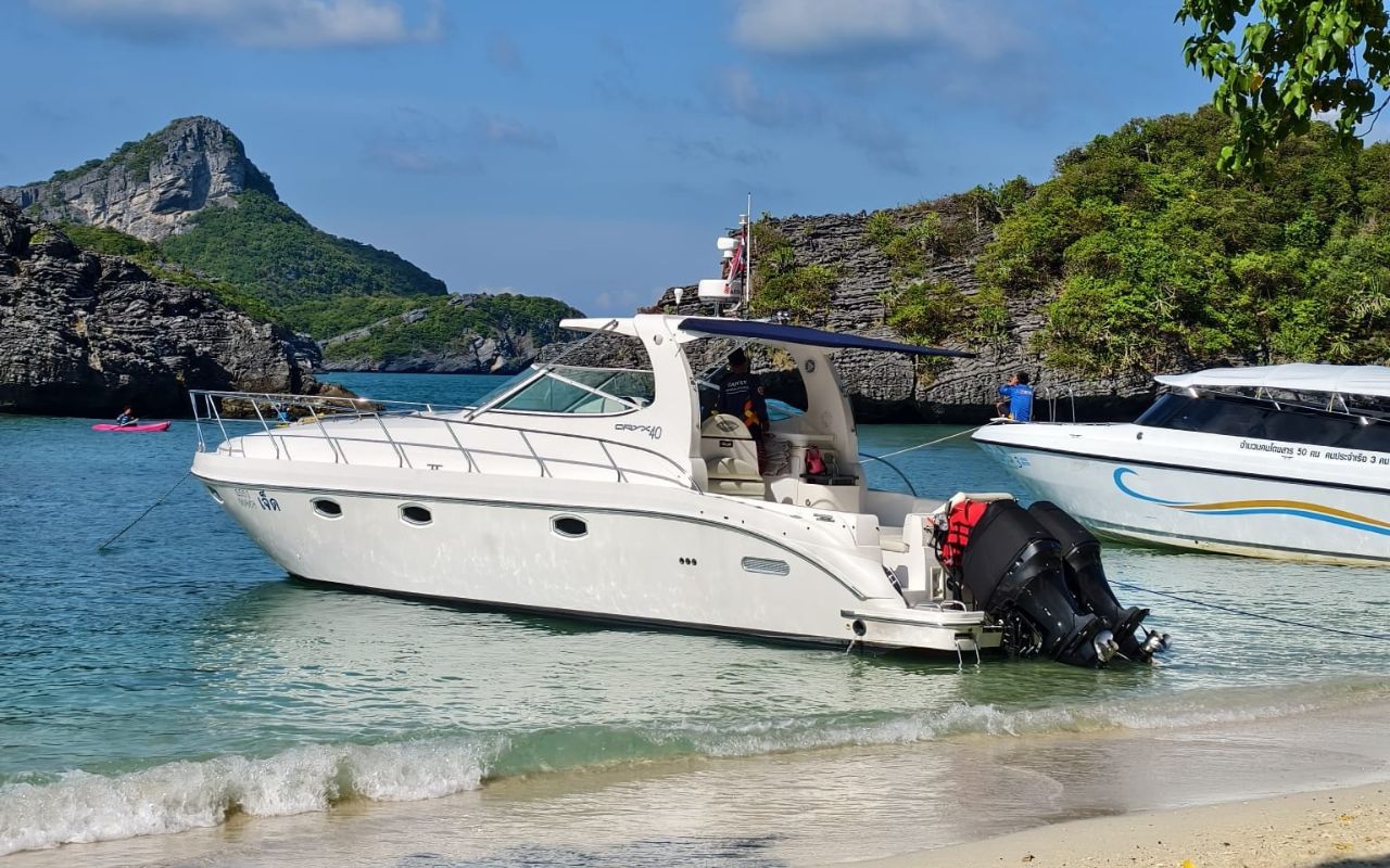 Oryx 40 Private Luxury Yacht Charter in Koh Samui