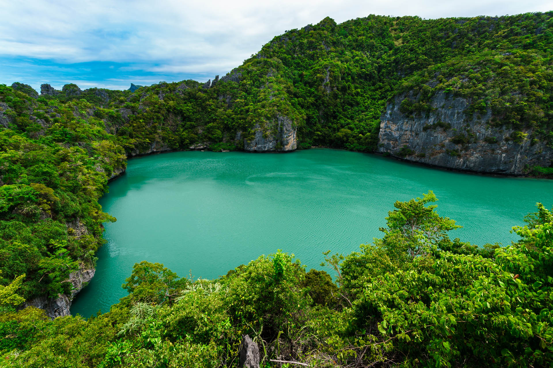 Ang Thong Marine Park Discovery Day Cruise from Koh Samui