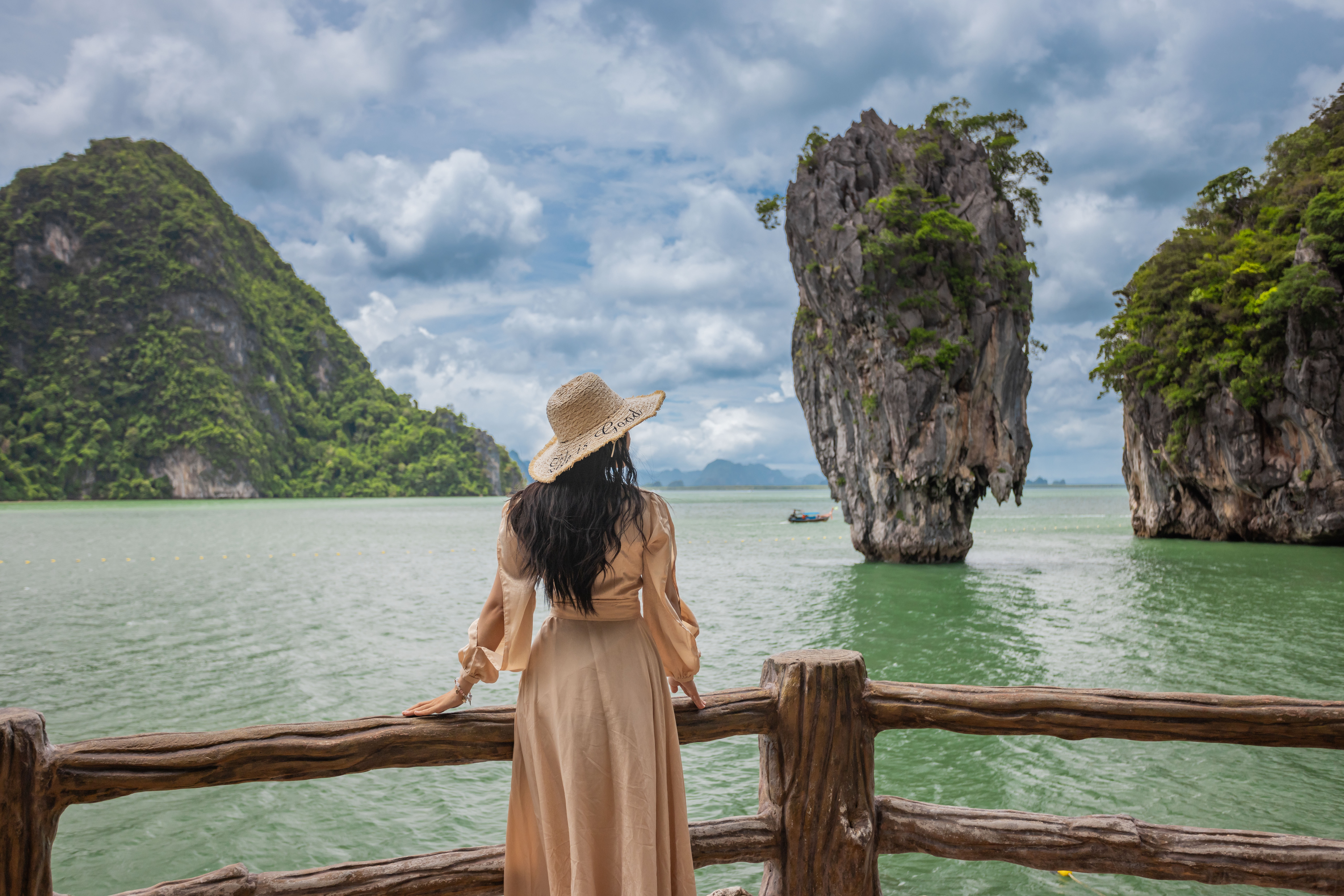 James Bond & Hong Island By Power Catamaran -All Exclusive